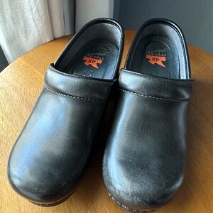 Dansko size 36 Professional clogs.